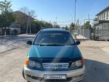 Toyota Ipsum 1997 года за 2 250 000 тг. в Алматы