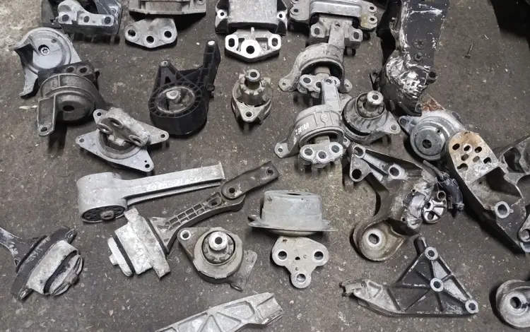 Подушки двигателя и коробки opel volkswagen за 15 555 тг. в Шымкент