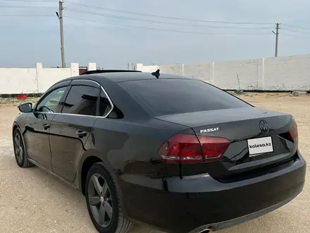 Volkswagen Passat 2013 года за 4 950 000 тг. в Актау – фото 3