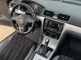 Volkswagen Passat 2013 года за 4 950 000 тг. в Актау – фото 5