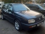 Volkswagen Golf 1993 года за 1 400 000 тг. в Астана