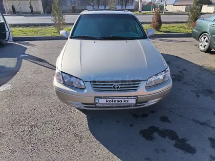 Toyota Camry 2000 года за 3 600 000 тг. в Тараз