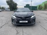 Toyota Camry 2020 года за 13 850 000 тг. в Алматы – фото 3