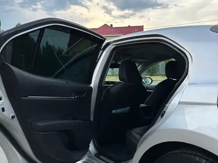 Toyota Camry 2018 года за 13 000 000 тг. в Костанай – фото 16