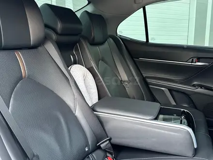 Toyota Camry 2018 года за 13 000 000 тг. в Костанай – фото 21
