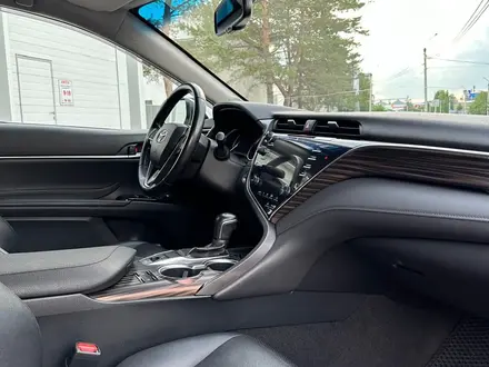 Toyota Camry 2018 года за 13 000 000 тг. в Костанай – фото 23