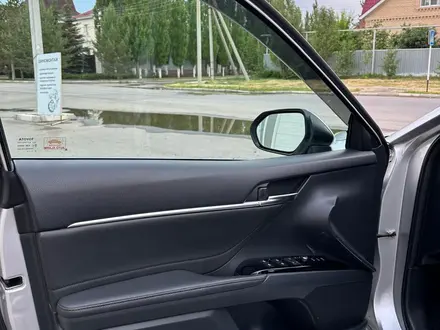 Toyota Camry 2018 года за 13 000 000 тг. в Костанай – фото 25