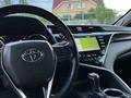 Toyota Camry 2018 года за 13 000 000 тг. в Костанай – фото 32