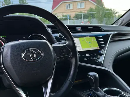 Toyota Camry 2018 года за 13 000 000 тг. в Костанай – фото 32