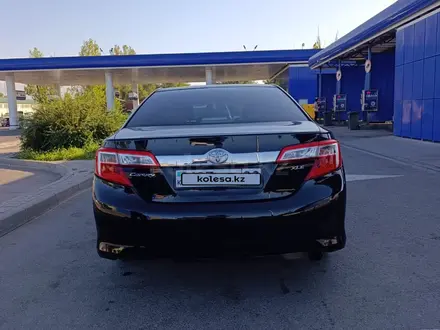 Toyota Camry 2014 года за 9 200 000 тг. в Алматы – фото 3
