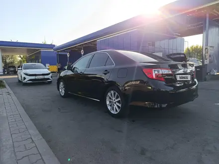 Toyota Camry 2014 года за 9 200 000 тг. в Алматы – фото 2