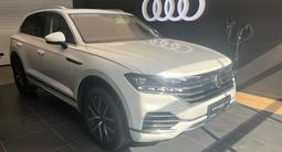 Volkswagen Touareg 2021 года за 29 000 000 тг. в Алматы