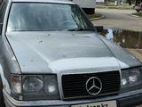 Mercedes-Benz E 260 1988 годаfor850 000 тг. в Рудный