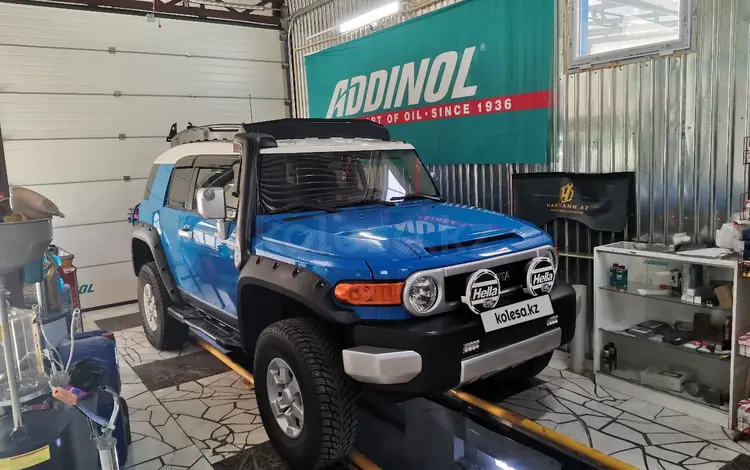 Toyota FJ Cruiser 2007 годаfor13 800 000 тг. в Алматы