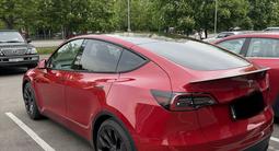 Tesla Model Y 2022 года за 18 500 000 тг. в Алматы – фото 5