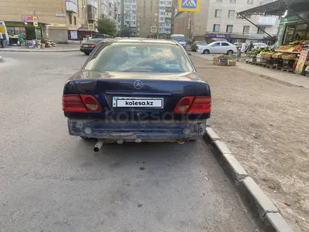 Mercedes-Benz E 240 1997 года за 2 500 000 тг. в Астана – фото 3