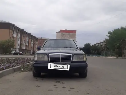 Mercedes-Benz E 250 1993 года за 2 900 000 тг. в Жезказган – фото 2