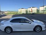 Toyota Camry 2019 года за 13 500 000 тг. в Шымкент – фото 2