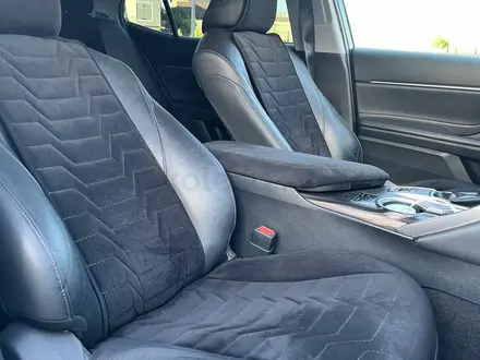 Toyota Camry 2019 года за 13 500 000 тг. в Шымкент – фото 10