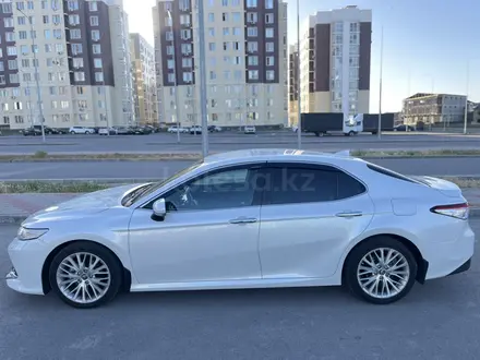 Toyota Camry 2019 года за 13 500 000 тг. в Шымкент – фото 4