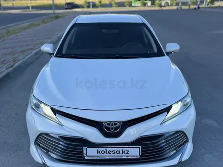 Toyota Camry 2019 года за 13 500 000 тг. в Шымкент