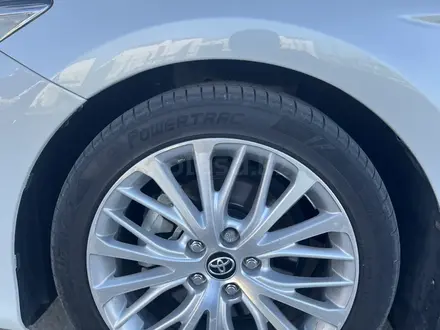 Toyota Camry 2019 года за 13 500 000 тг. в Шымкент – фото 5