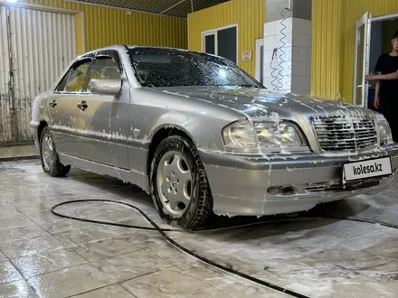 Mercedes-Benz C 200 2000 года за 3 800 000 тг. в Кульсары