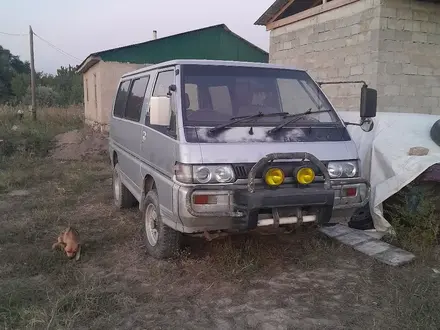 Mitsubishi Delica 1993 года за 950 000 тг. в Алматы – фото 3