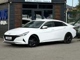 Hyundai Elantra 2022 года за 8 200 000 тг. в Караганда