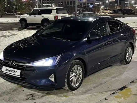 Hyundai Elantra 2019 года за 7 950 000 тг. в Астана – фото 3