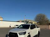 Toyota Hilux 2022 года за 25 000 000 тг. в Жанаозен – фото 3