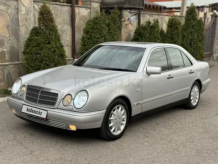 Mercedes-Benz E 230 1998 года за 4 700 000 тг. в Алматы