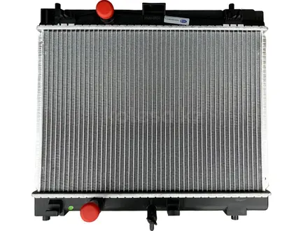 Радиатор охлаждения двигателя на Тойота Ярис 2005-2012 за 35 000 тг. в Алматы