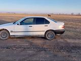 BMW 318 1995 годаүшін1 400 000 тг. в Жезкент – фото 3