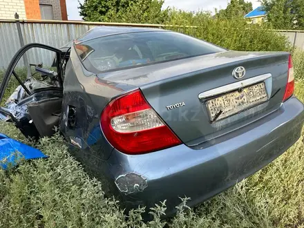 Toyota Camry 2004 года за 10 000 тг. в Актобе – фото 2