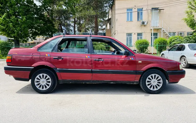 Volkswagen Passat 1990 годаүшін1 150 000 тг. в Алматы