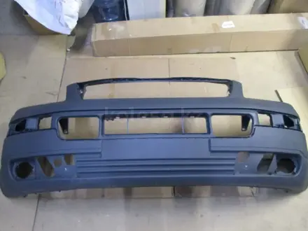 Бампер передний Volkswagen T5 за 1 000 тг. в Астана