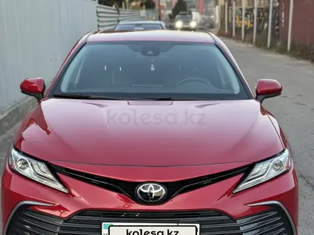 Toyota Camry 2023 года за 15 000 000 тг. в Алматы