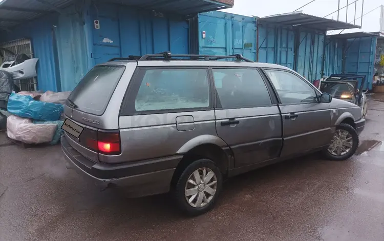 Volkswagen Passat 1993 годаfor10 000 тг. в Астана