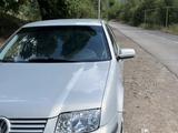 Volkswagen Bora 1999 года за 2 100 000 тг. в Есик – фото 2