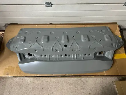 Крышка багажника за 253 000 тг. в Астана