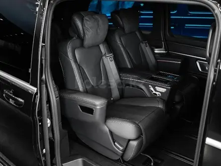 Mercedes-Benz V 300 Exclusive 2025 года за 72 333 180 тг. в Астана – фото 2