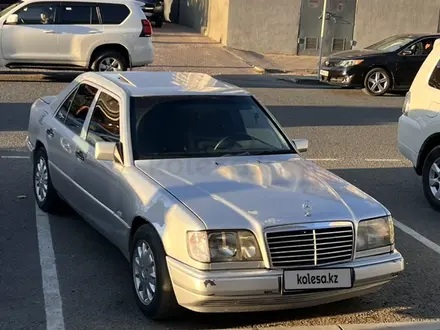 Mercedes-Benz E 320 1995 года за 3 000 000 тг. в Атырау