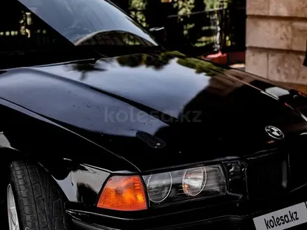 BMW 320 1994 года за 2 100 000 тг. в Алматы – фото 3