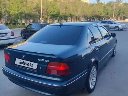 BMW 528 1998 года за 3 200 000 тг. в Тараз – фото 5