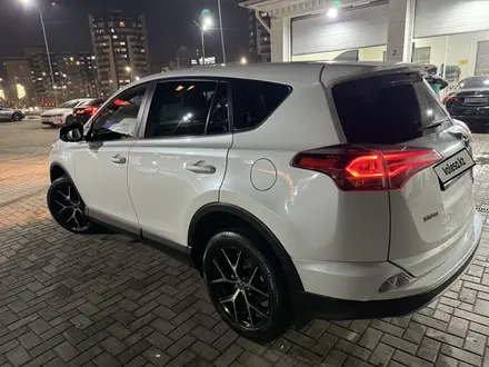 Toyota RAV4 2016 года за 11 600 000 тг. в Алматы – фото 9