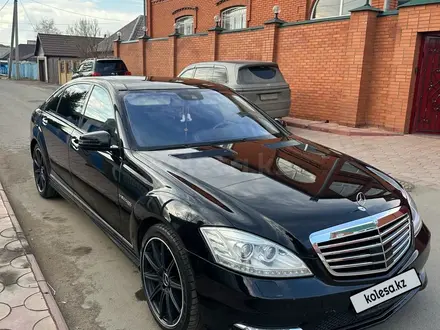 Mercedes-Benz S 500 2011 года за 13 000 000 тг. в Павлодар