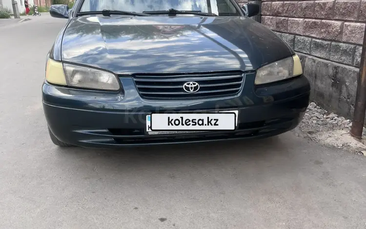 Toyota Camry 1998 года за 2 850 000 тг. в Алматы