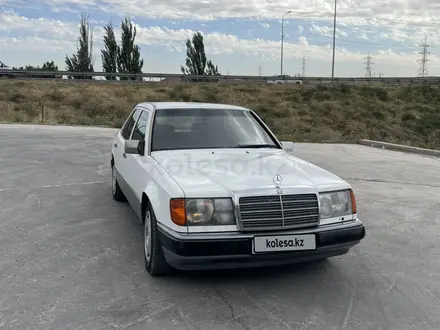 Mercedes-Benz E 230 1992 года за 1 350 000 тг. в Шымкент – фото 2