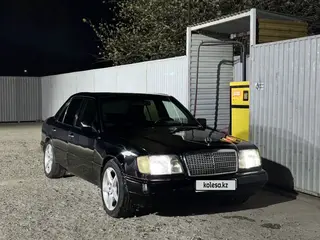 Mercedes-Benz E 280